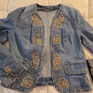 Elegant Blue Denim Jacket with Embroidery